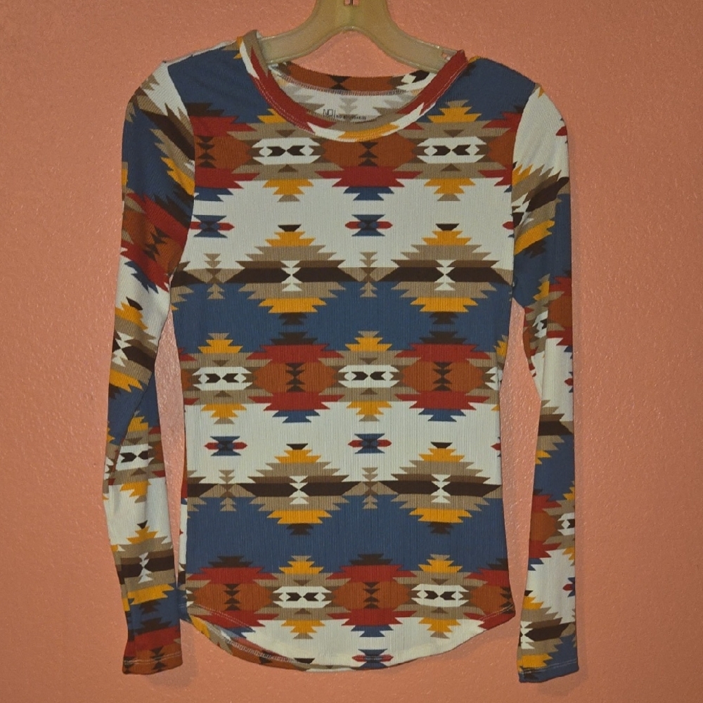 Geometric Patterned Long Sleeve Top